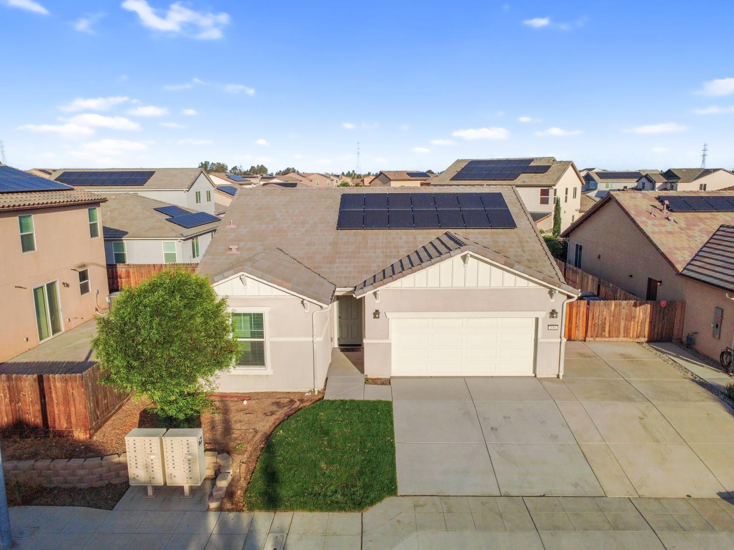 4686 N Casey Ave, Fresno, CA 93723