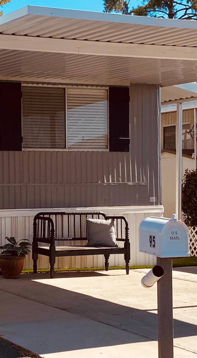 1724 Minnewawa Ave #95, Clovis, CA 93612