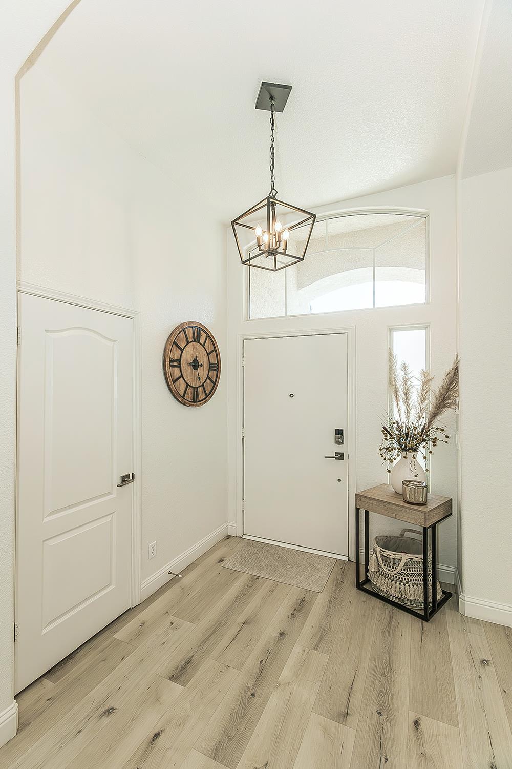 2290 W Atlanta Ave, Fresno, CA 93711