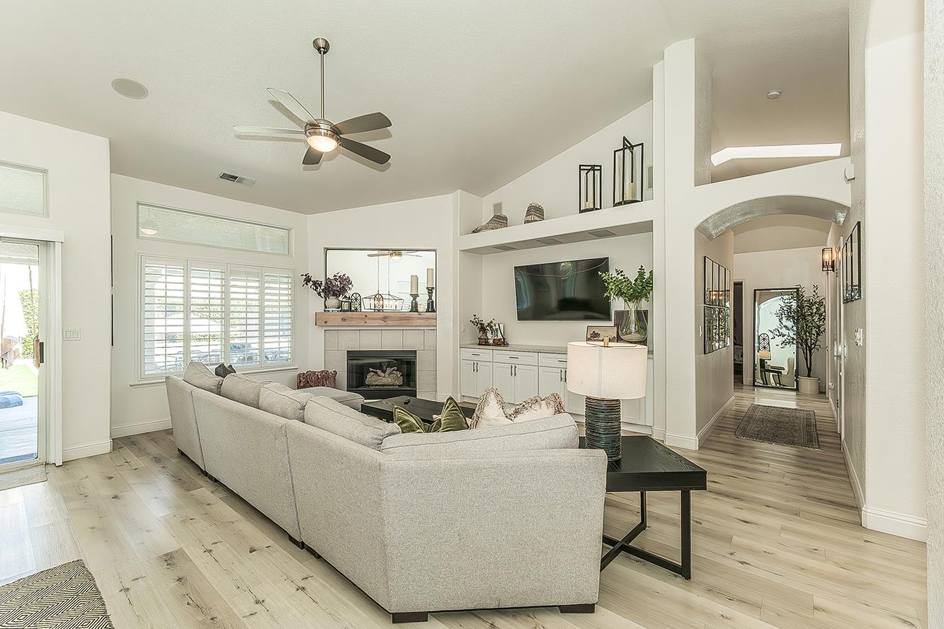 2290 W Atlanta Ave, Fresno, CA 93711