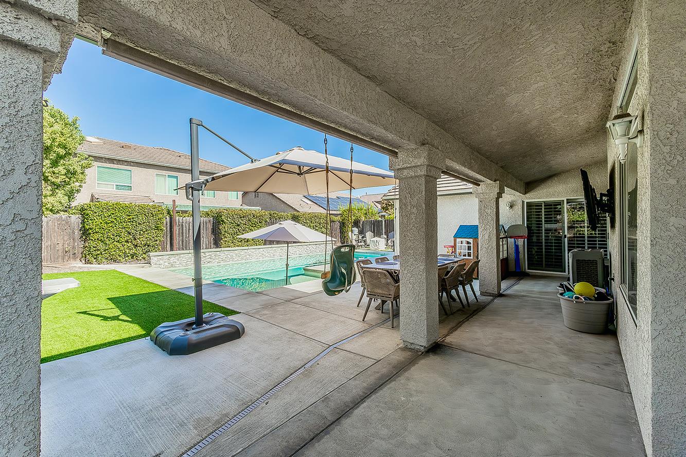 2290 W Atlanta Ave, Fresno, CA 93711
