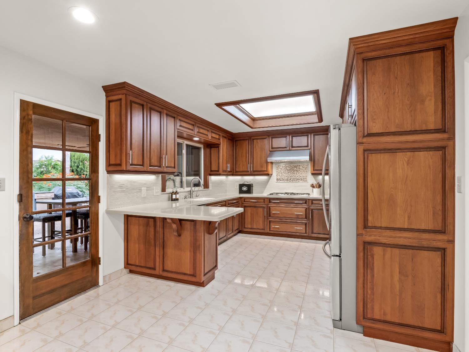 9430 E Ellery Ave, Clovis, CA 93619