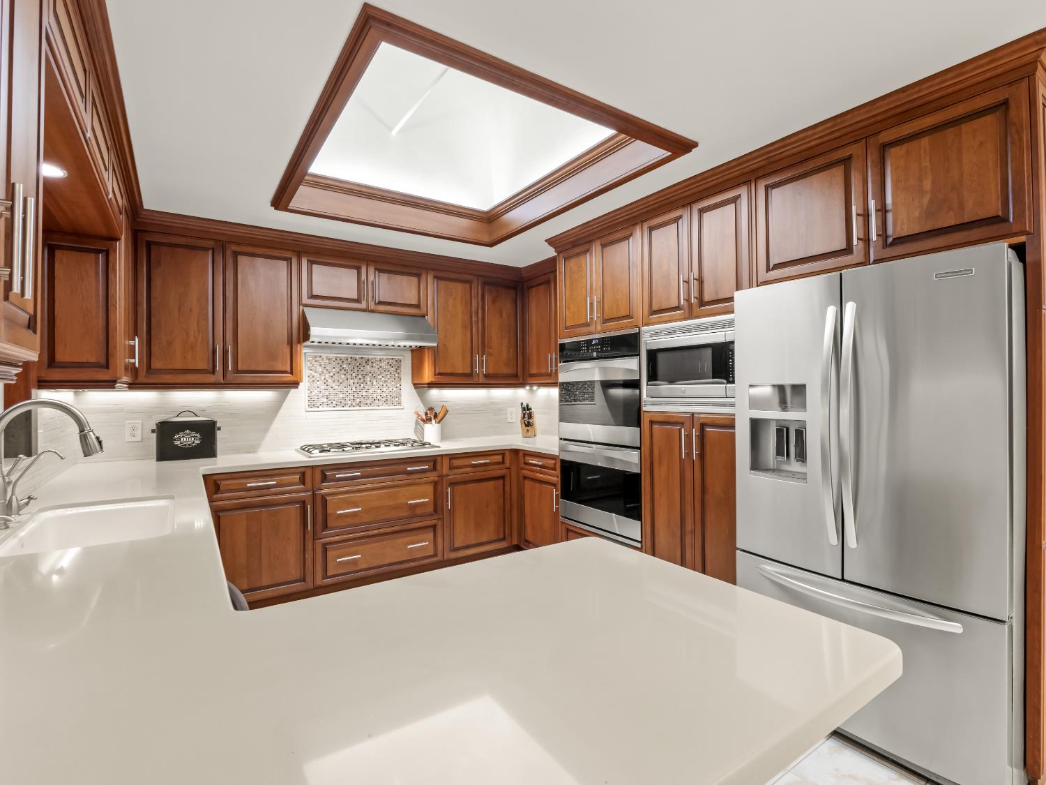 9430 E Ellery Ave, Clovis, CA 93619