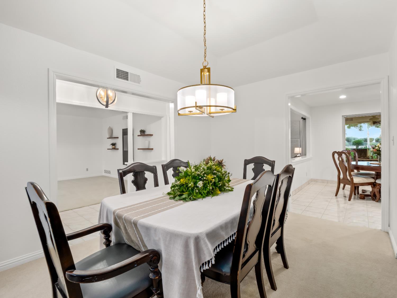 9430 E Ellery Ave, Clovis, CA 93619