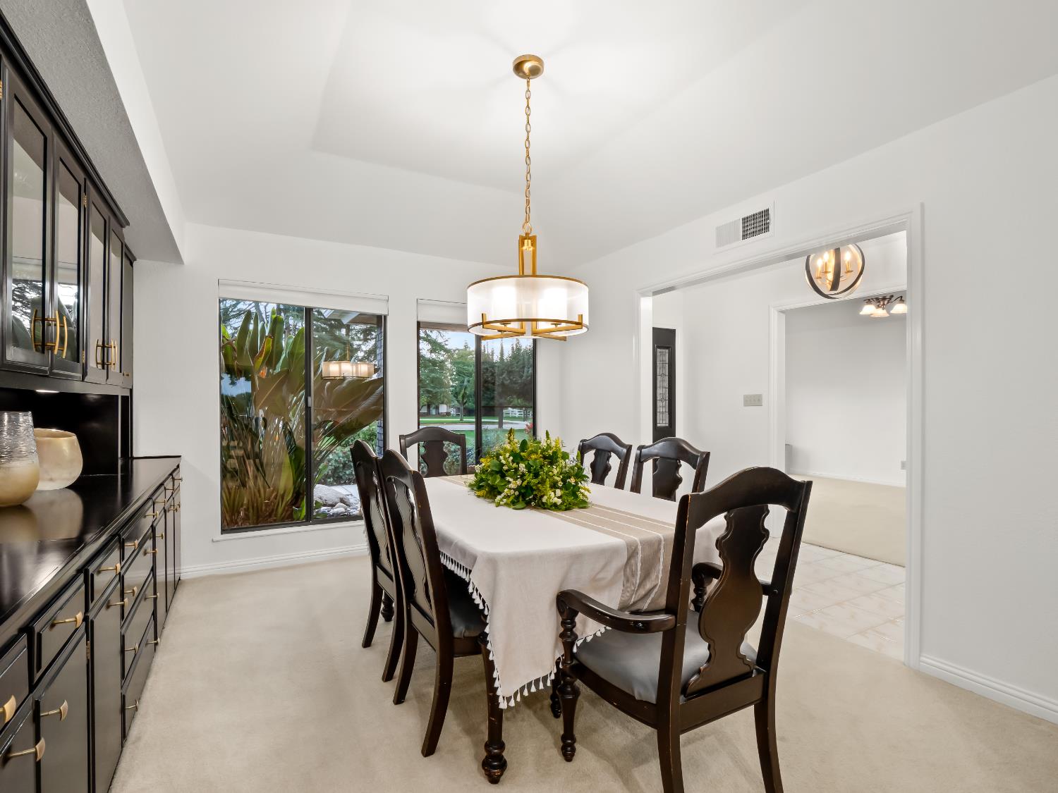 9430 E Ellery Ave, Clovis, CA 93619