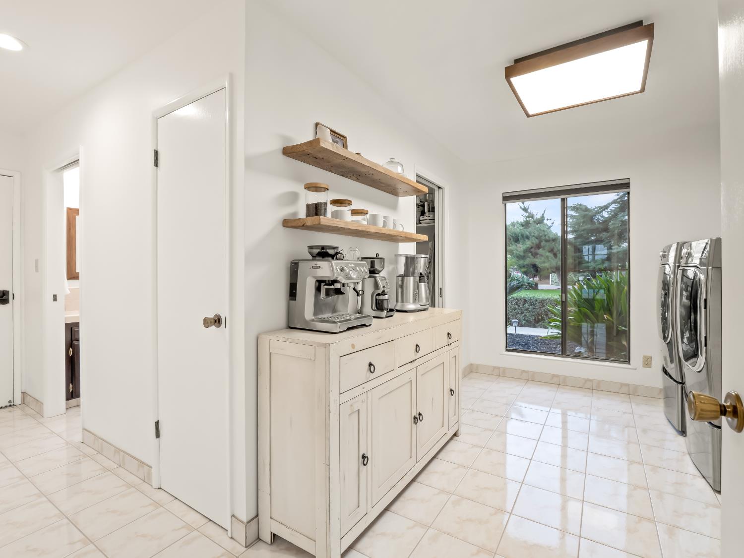 9430 E Ellery Ave, Clovis, CA 93619