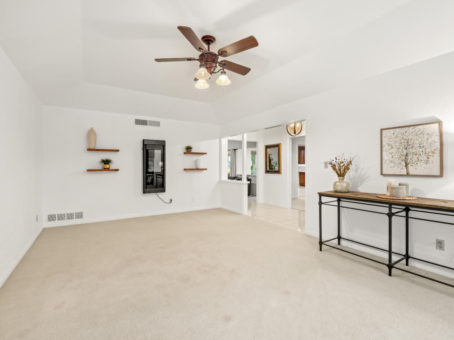 9430 E Ellery Ave, Clovis, CA 93619