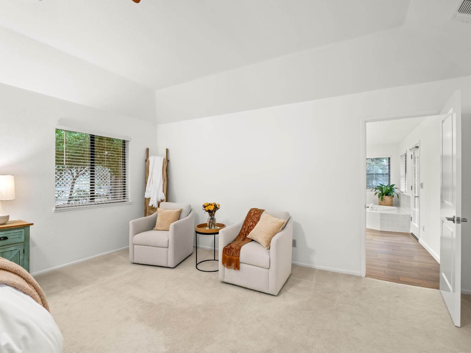 9430 E Ellery Ave, Clovis, CA 93619