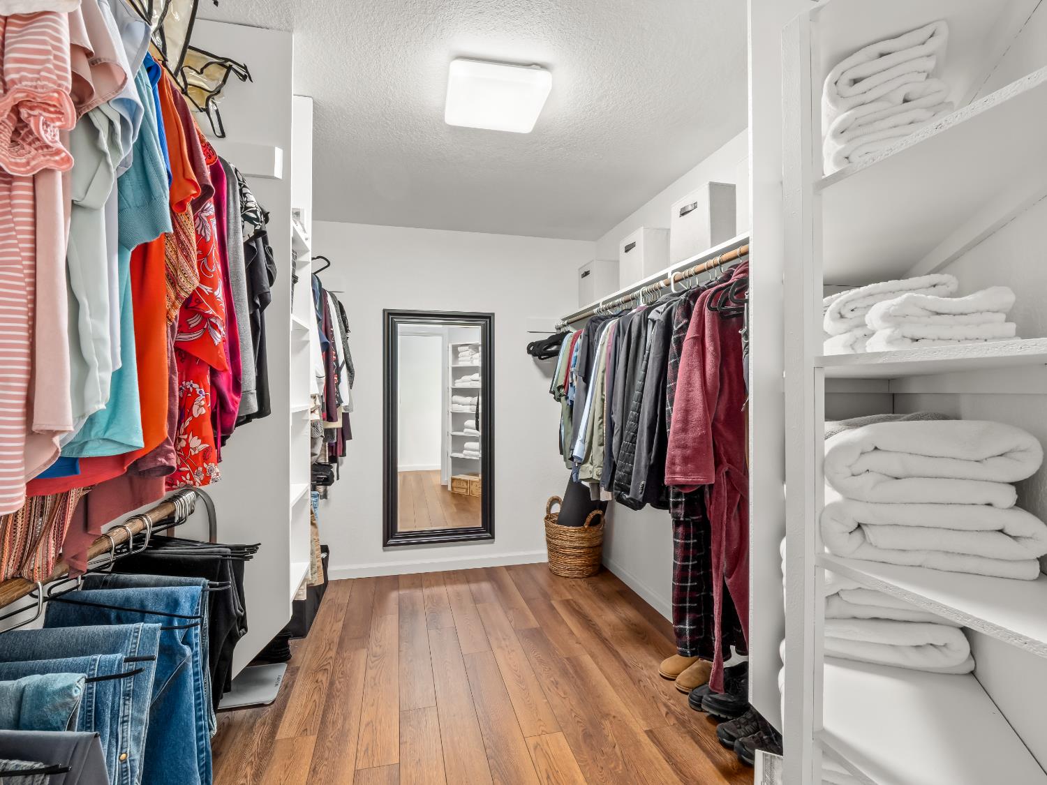 9430 E Ellery Ave, Clovis, CA 93619