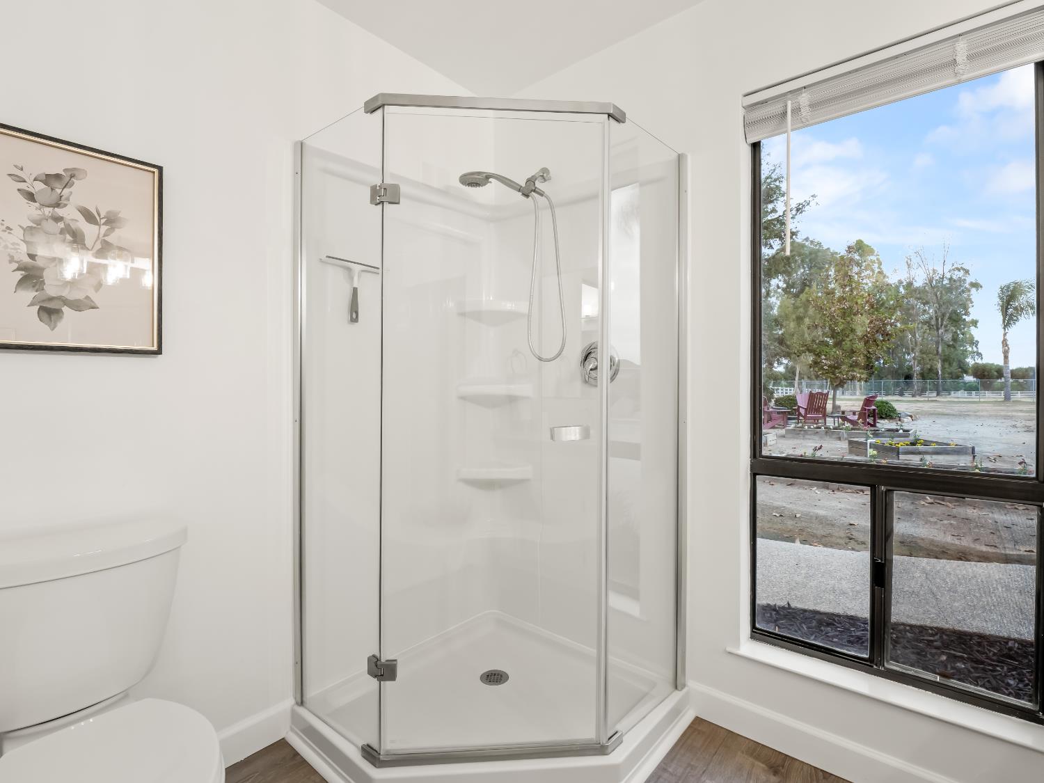 9430 E Ellery Ave, Clovis, CA 93619