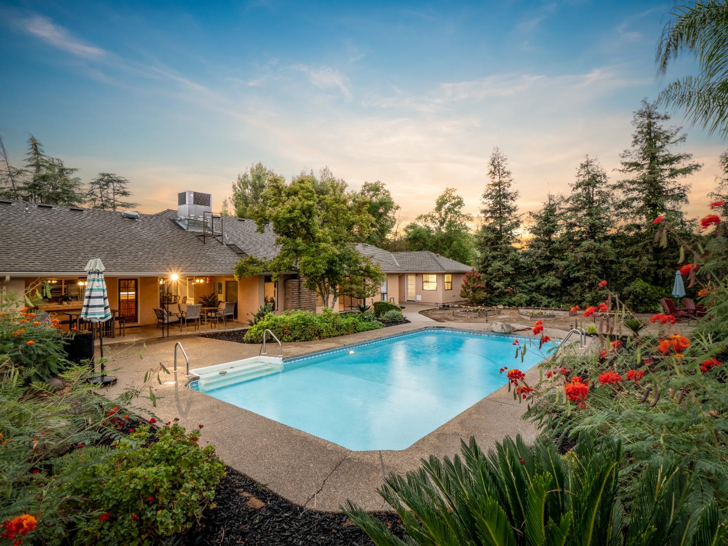 9430 E Ellery Ave, Clovis, CA 93619