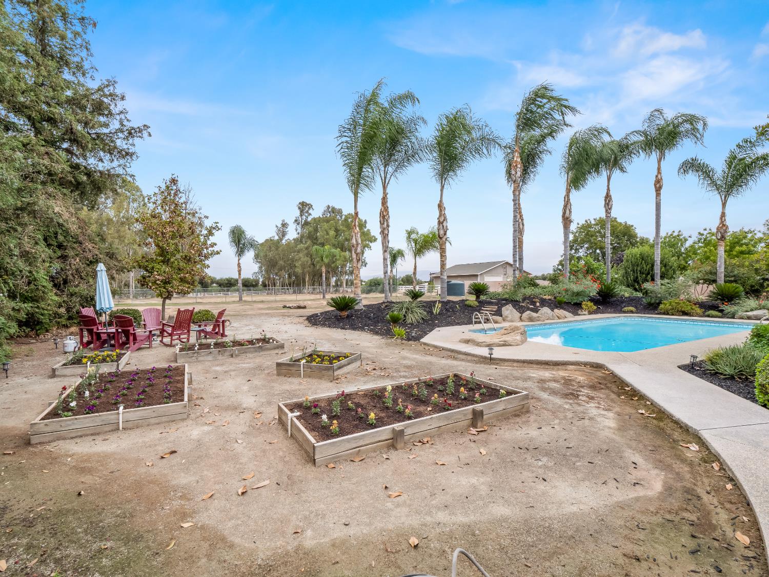 9430 E Ellery Ave, Clovis, CA 93619