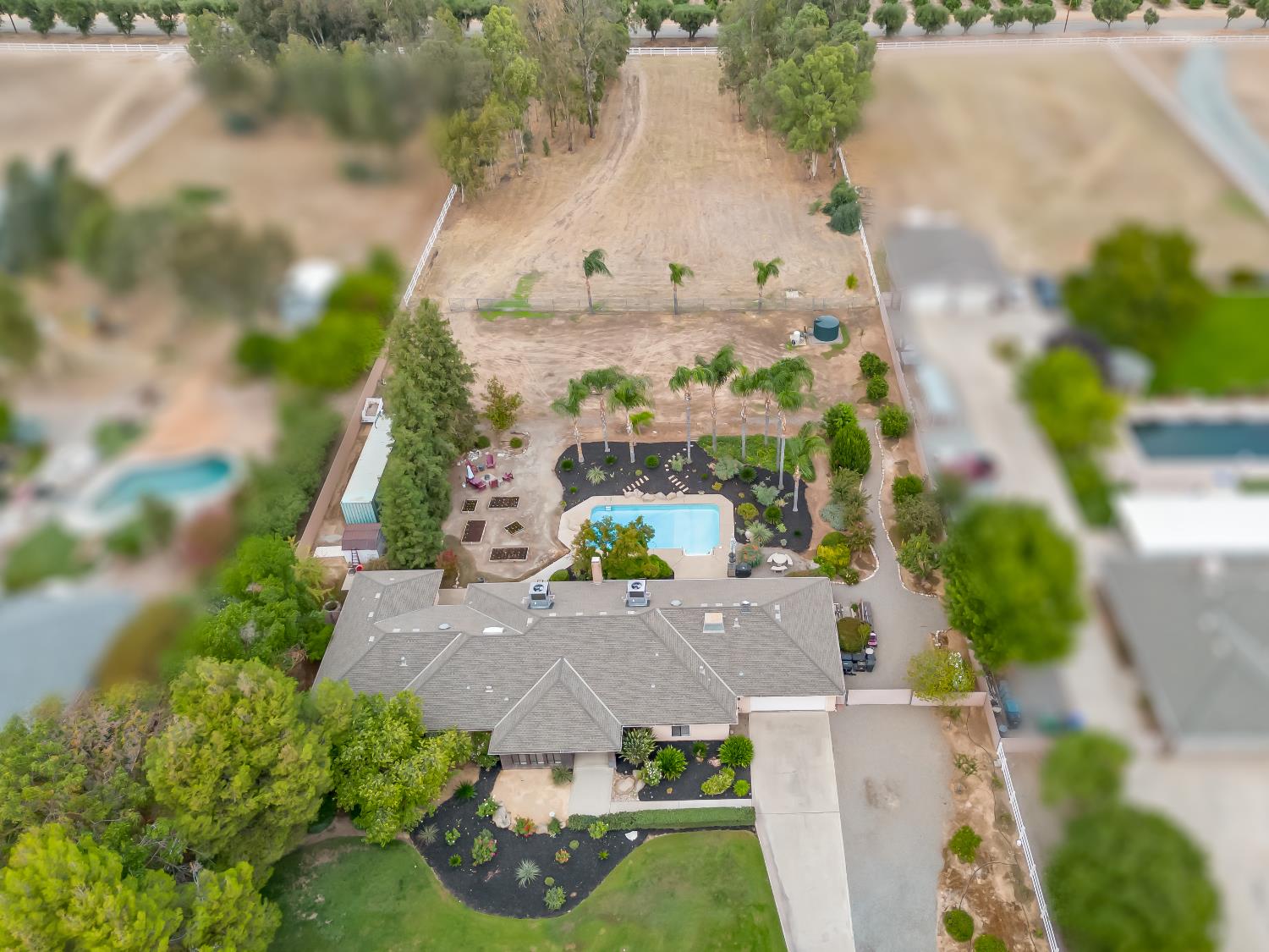 9430 E Ellery Ave, Clovis, CA 93619