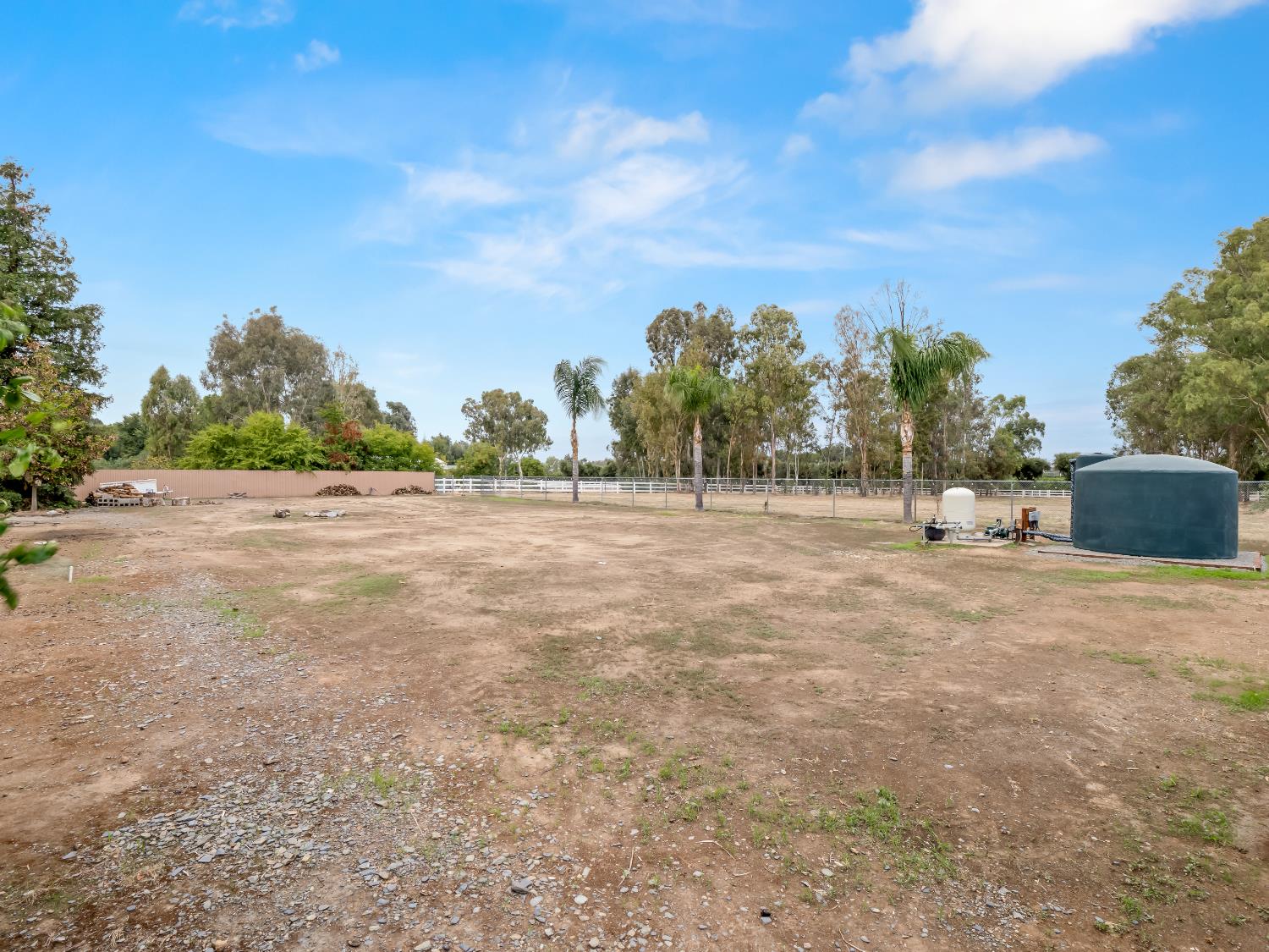 9430 E Ellery Ave, Clovis, CA 93619
