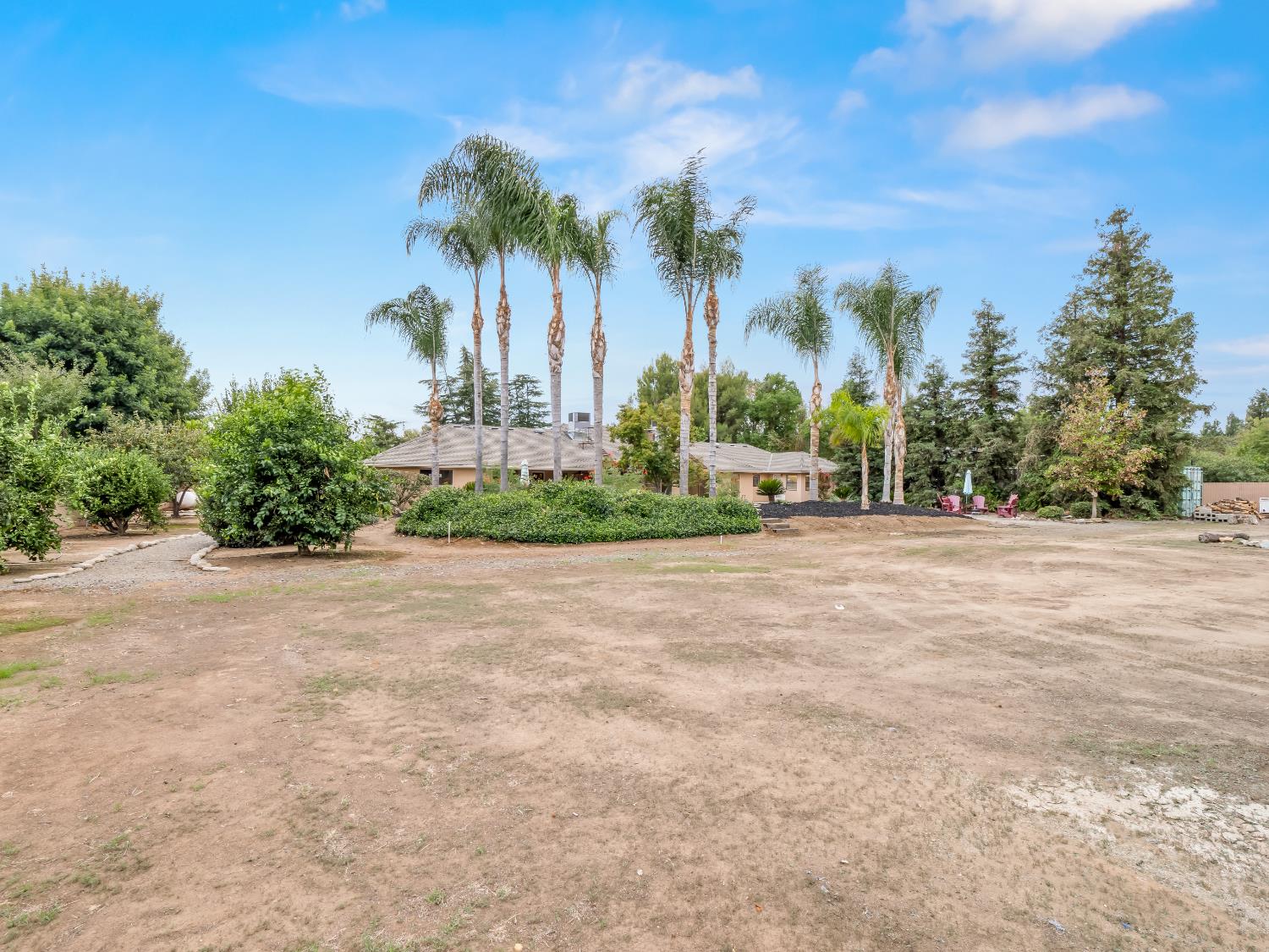 9430 E Ellery Ave, Clovis, CA 93619