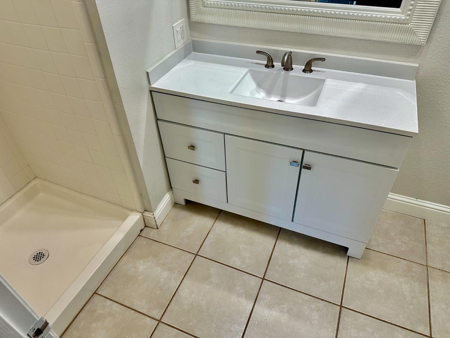 5683 N Rafael, Fresno, CA 93711