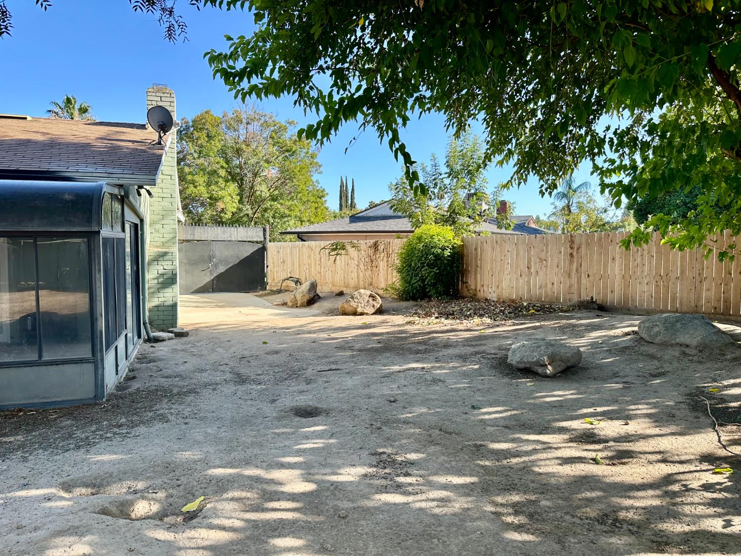 5683 N Rafael, Fresno, CA 93711