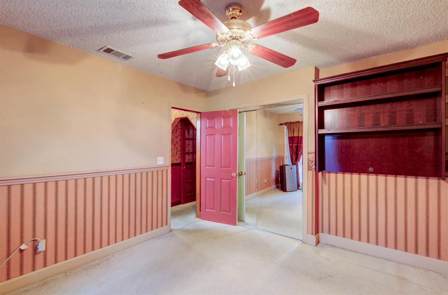 4895 N Thorne Ave, Fresno, CA 93704