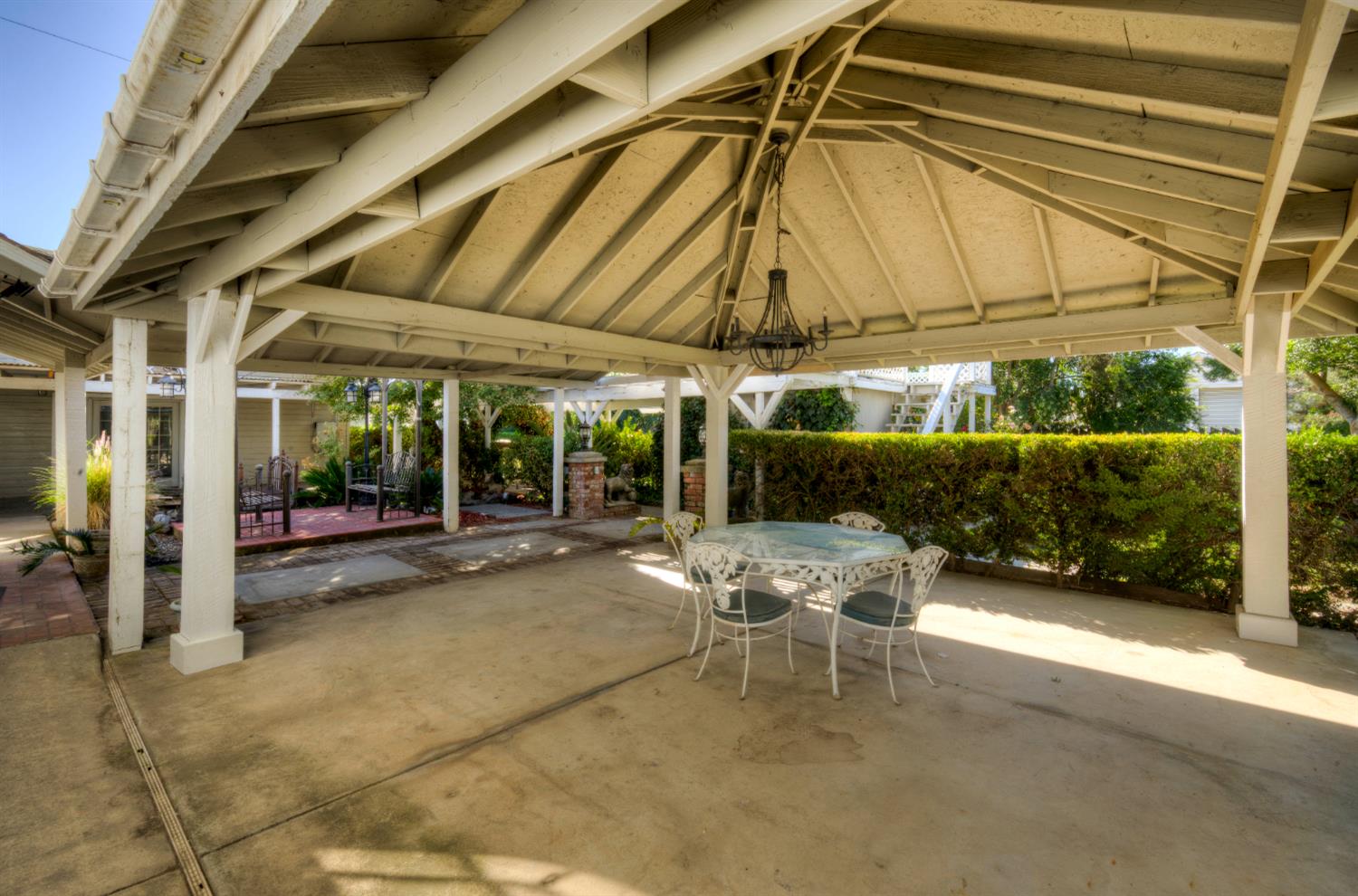 4895 N Thorne Ave, Fresno, CA 93704