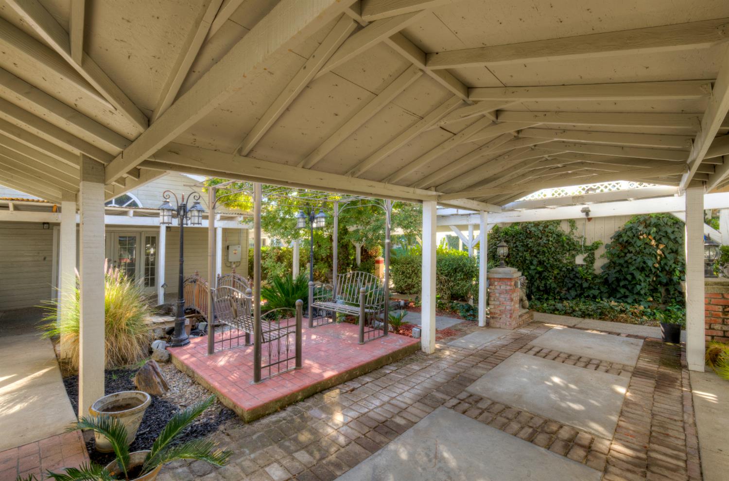 4895 N Thorne Ave, Fresno, CA 93704