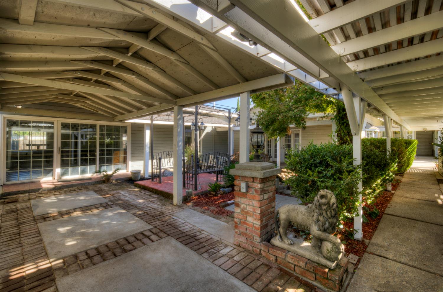 4895 N Thorne Ave, Fresno, CA 93704