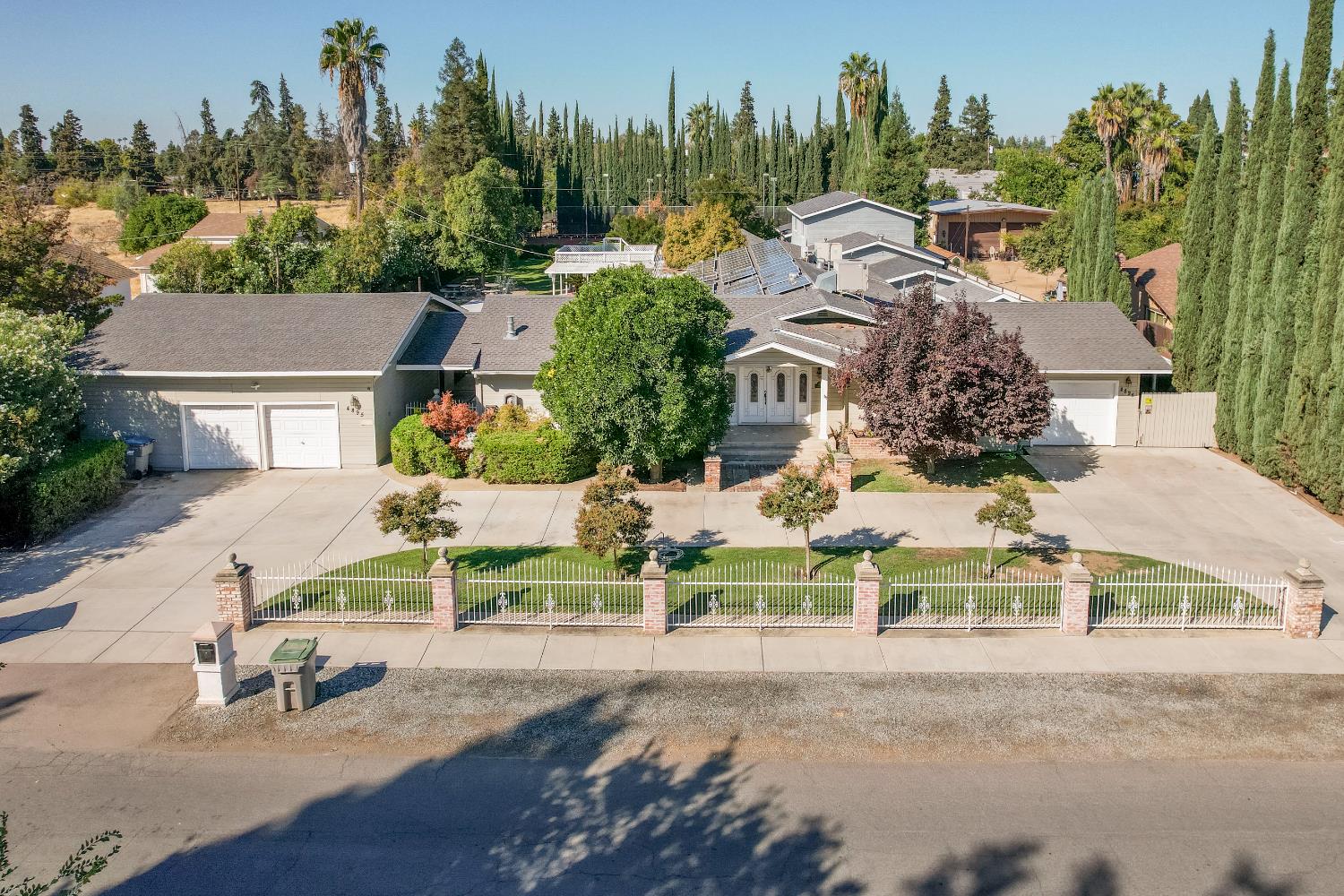 4895 N Thorne Ave, Fresno, CA 93704