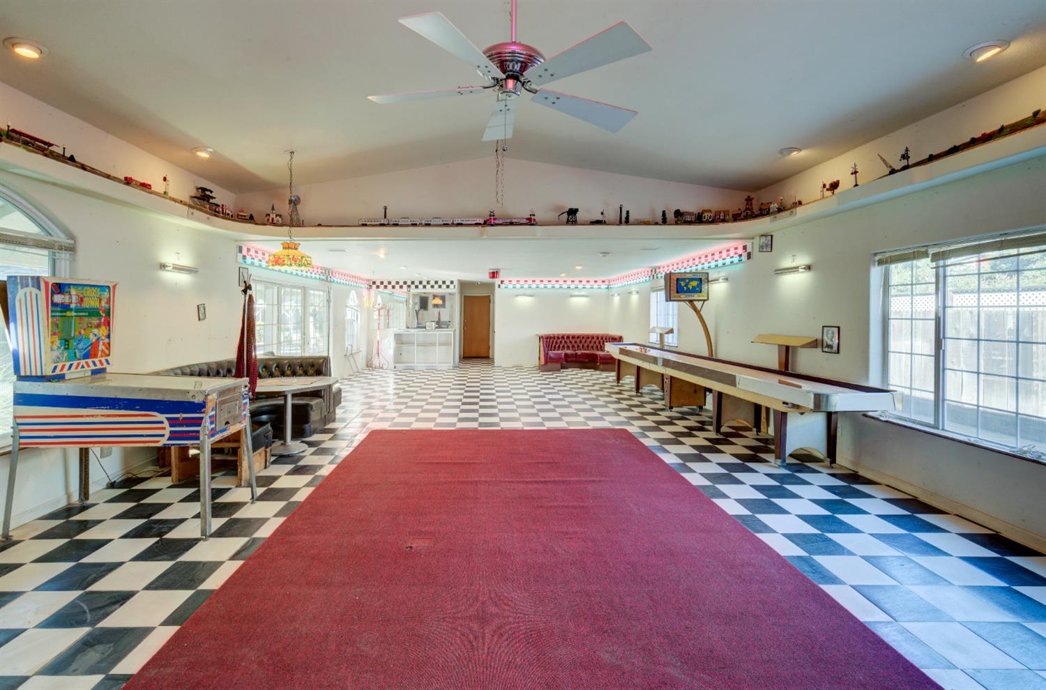 4895 N Thorne Ave, Fresno, CA 93704