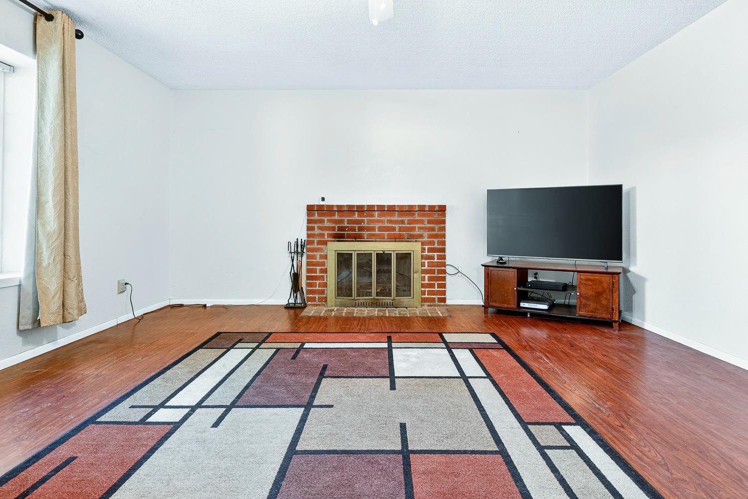 221 S Coalinga St, Coalinga, CA 93210