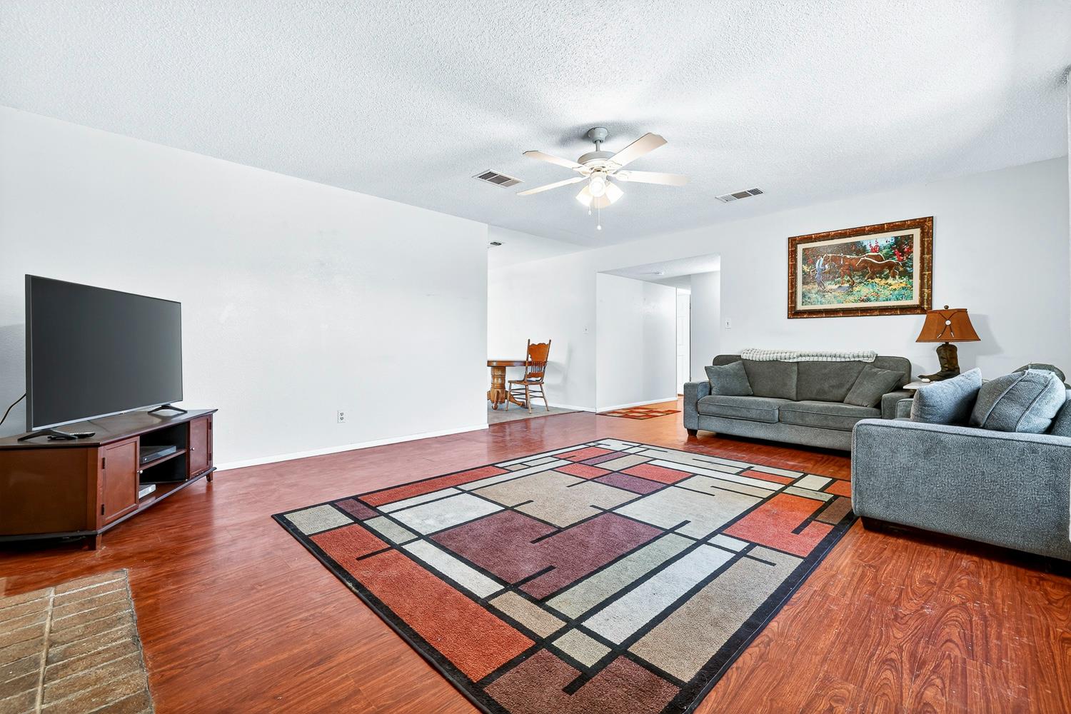 221 S Coalinga St, Coalinga, CA 93210