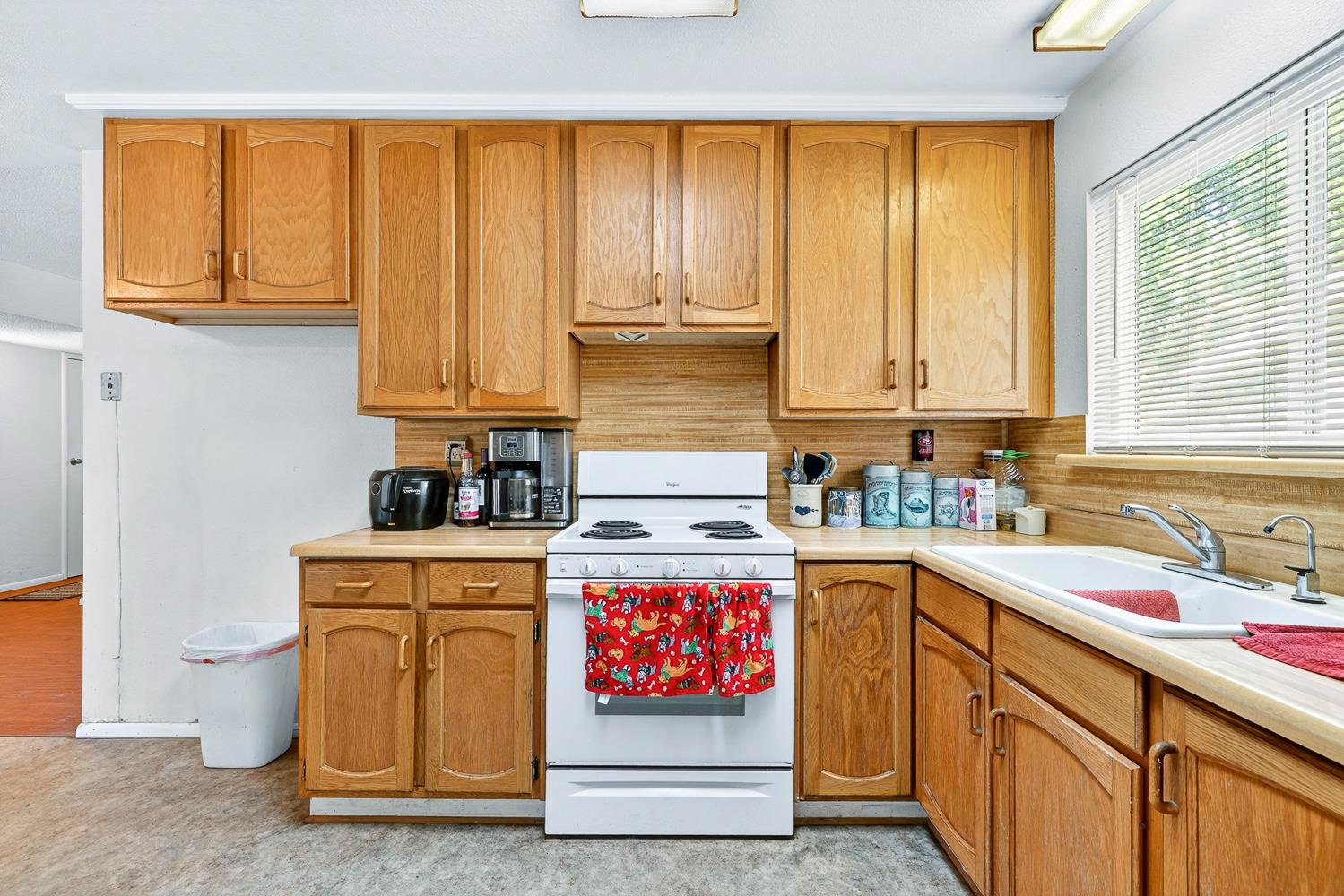 221 S Coalinga St, Coalinga, CA 93210