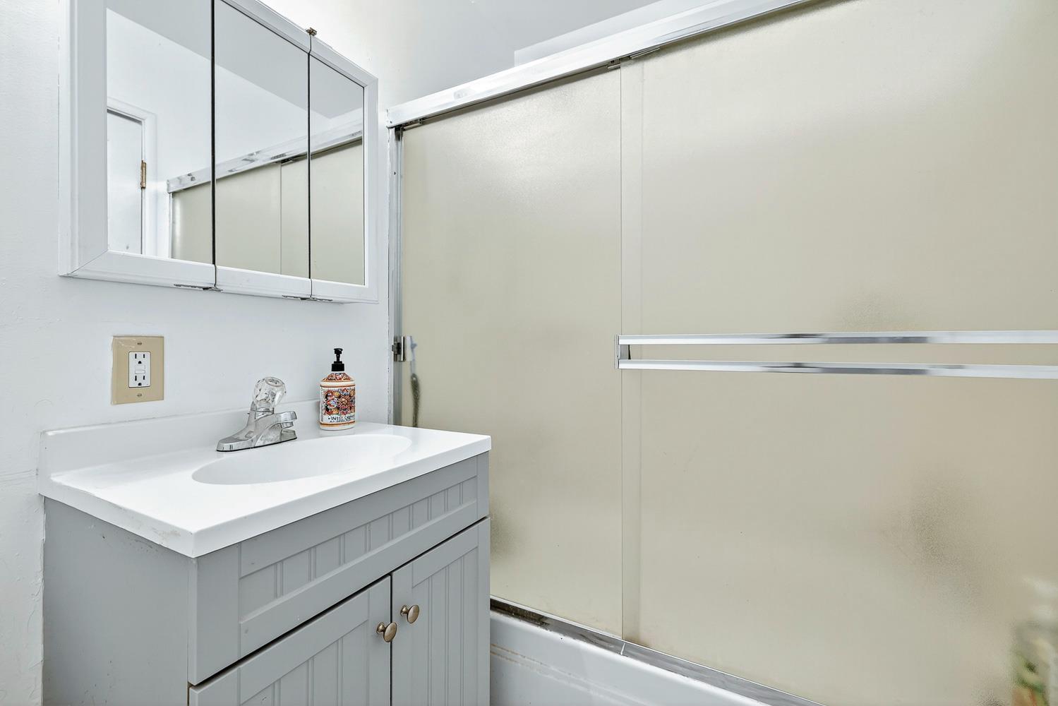 221 S Coalinga St, Coalinga, CA 93210