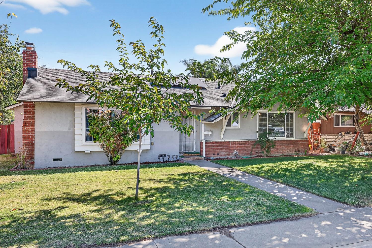 221 S Coalinga St, Coalinga, CA 93210