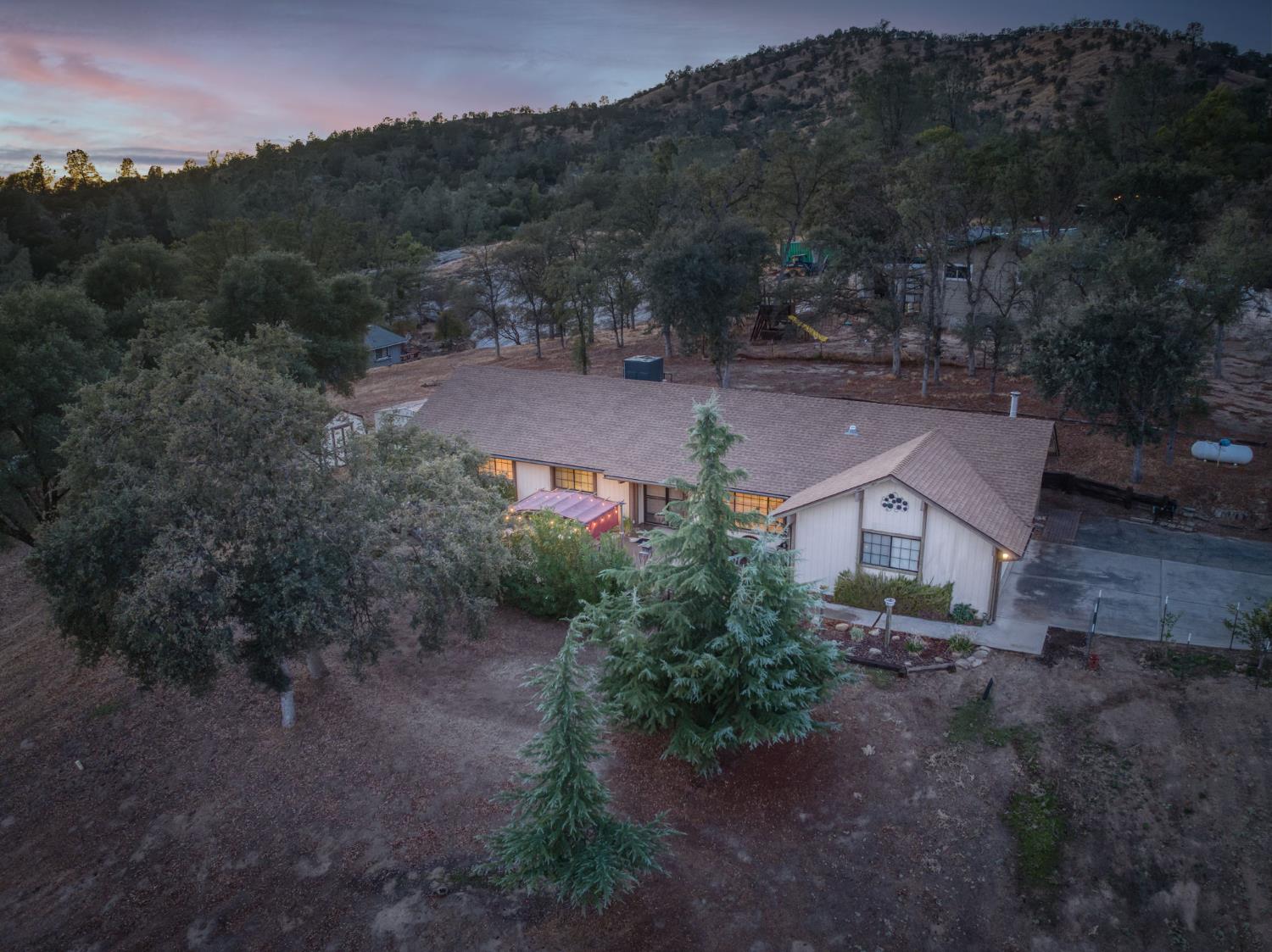 42607 Long Hollow Dr, Coarsegold, CA 93614