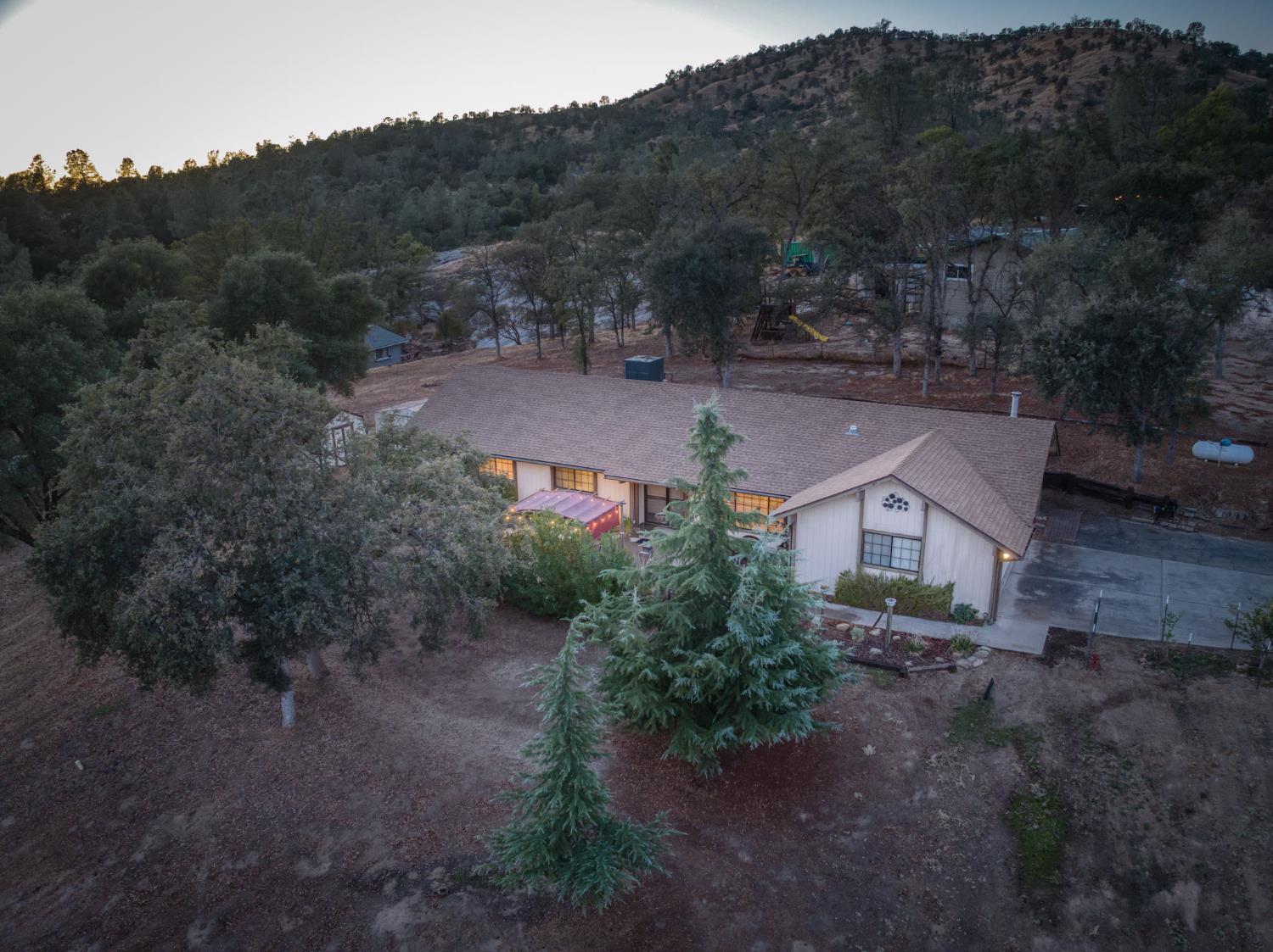 42607 Long Hollow Dr, Coarsegold, CA 93614