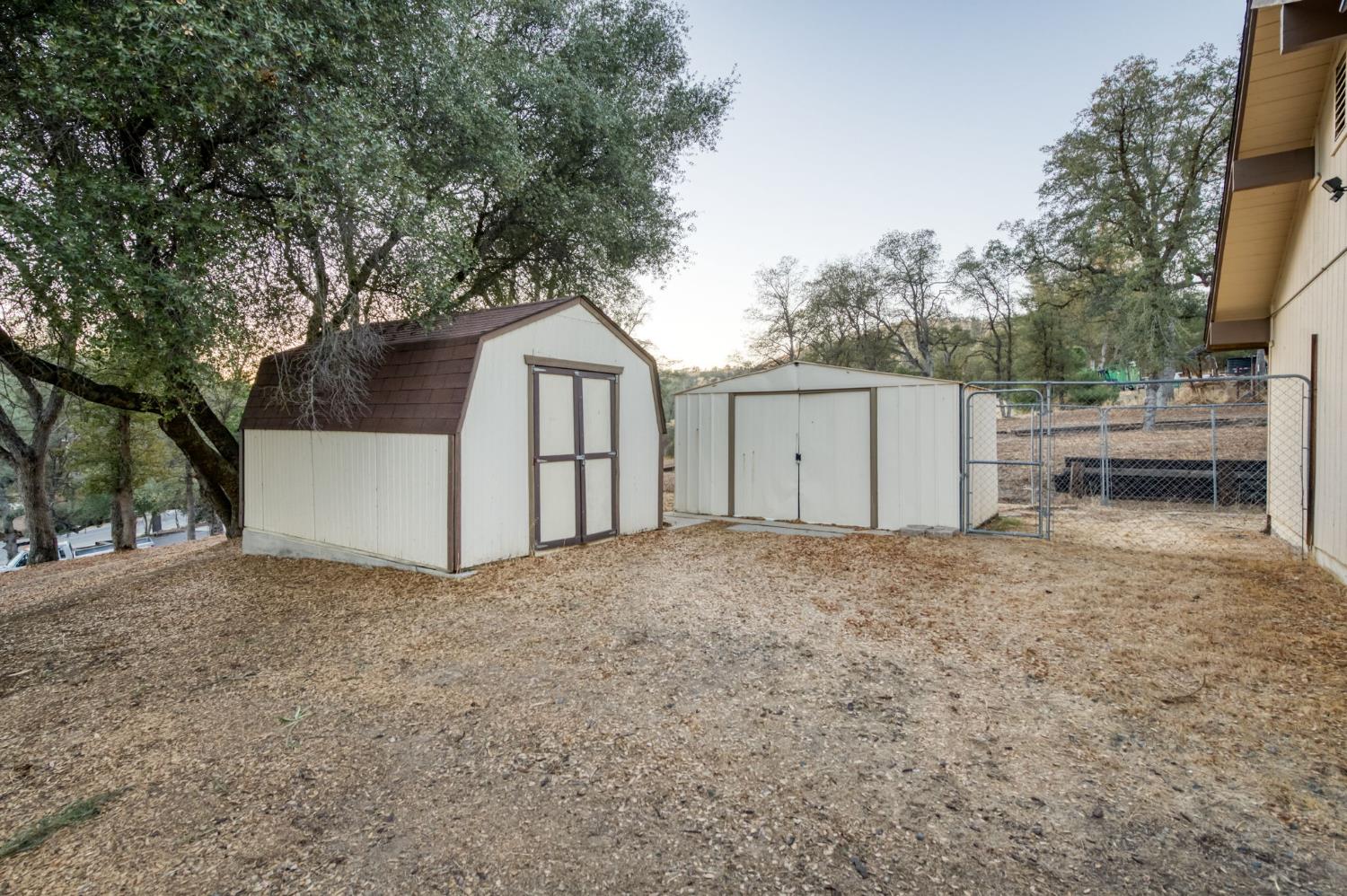 42607 Long Hollow Dr, Coarsegold, CA 93614