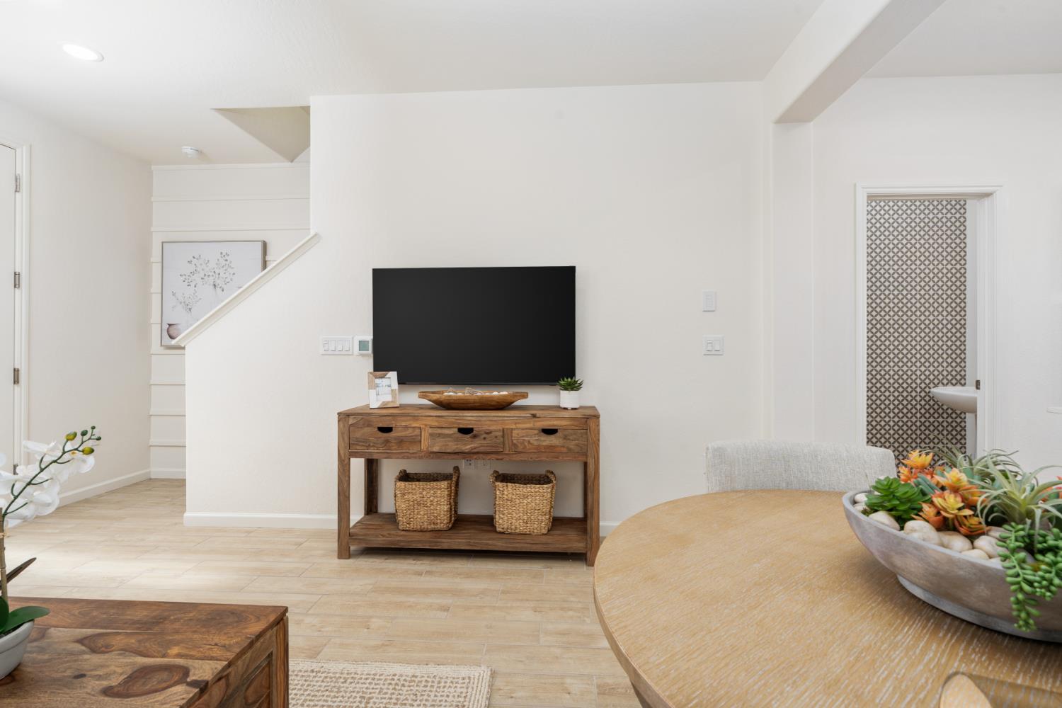 1520 Redbrick Ln, Clovis, CA 93619