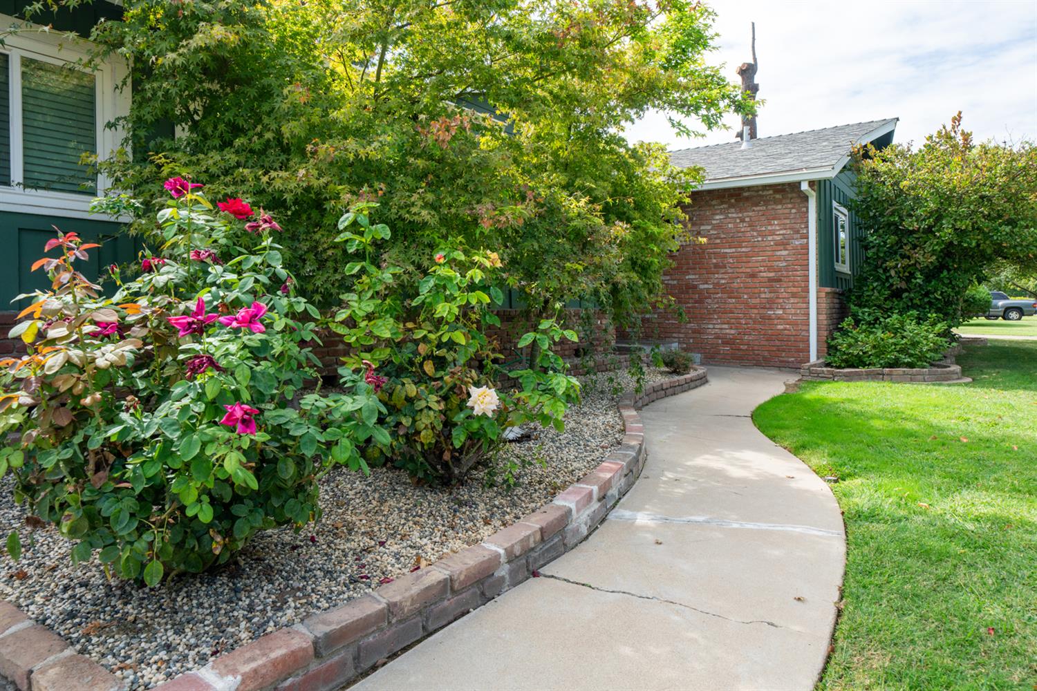 929 W Norwich Ave, Fresno, CA 93726