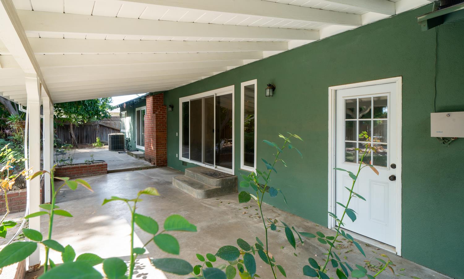 929 W Norwich Ave, Fresno, CA 93726