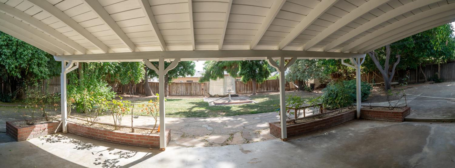 929 W Norwich Ave, Fresno, CA 93726