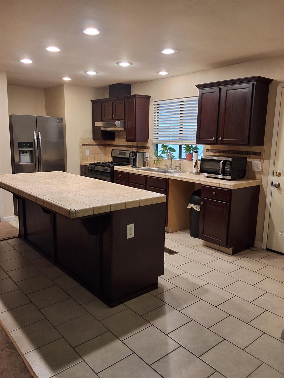 336 E Alluvial Ave #1, Fresno, CA 93720