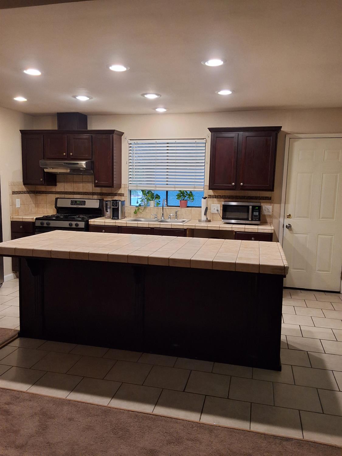 336 E Alluvial Ave #1, Fresno, CA 93720