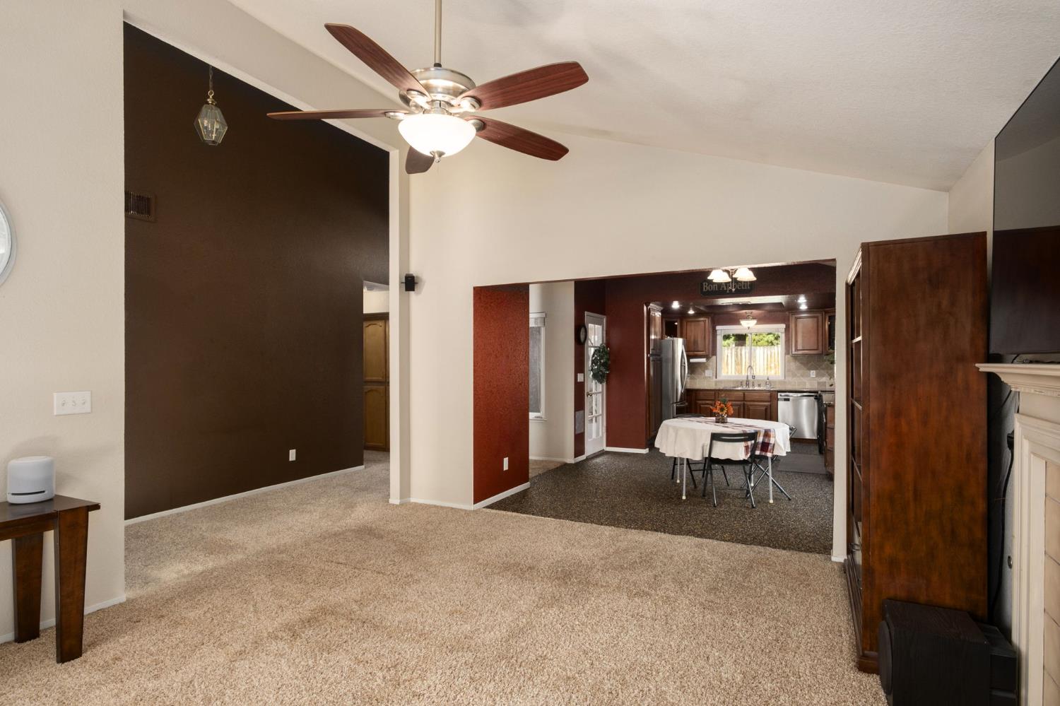 139 Kelley Ct, Clovis, CA 93611