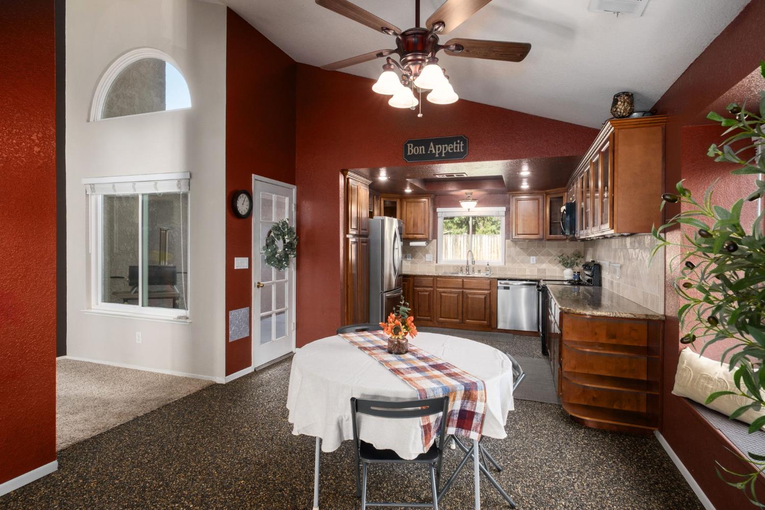 139 Kelley Ct, Clovis, CA 93611