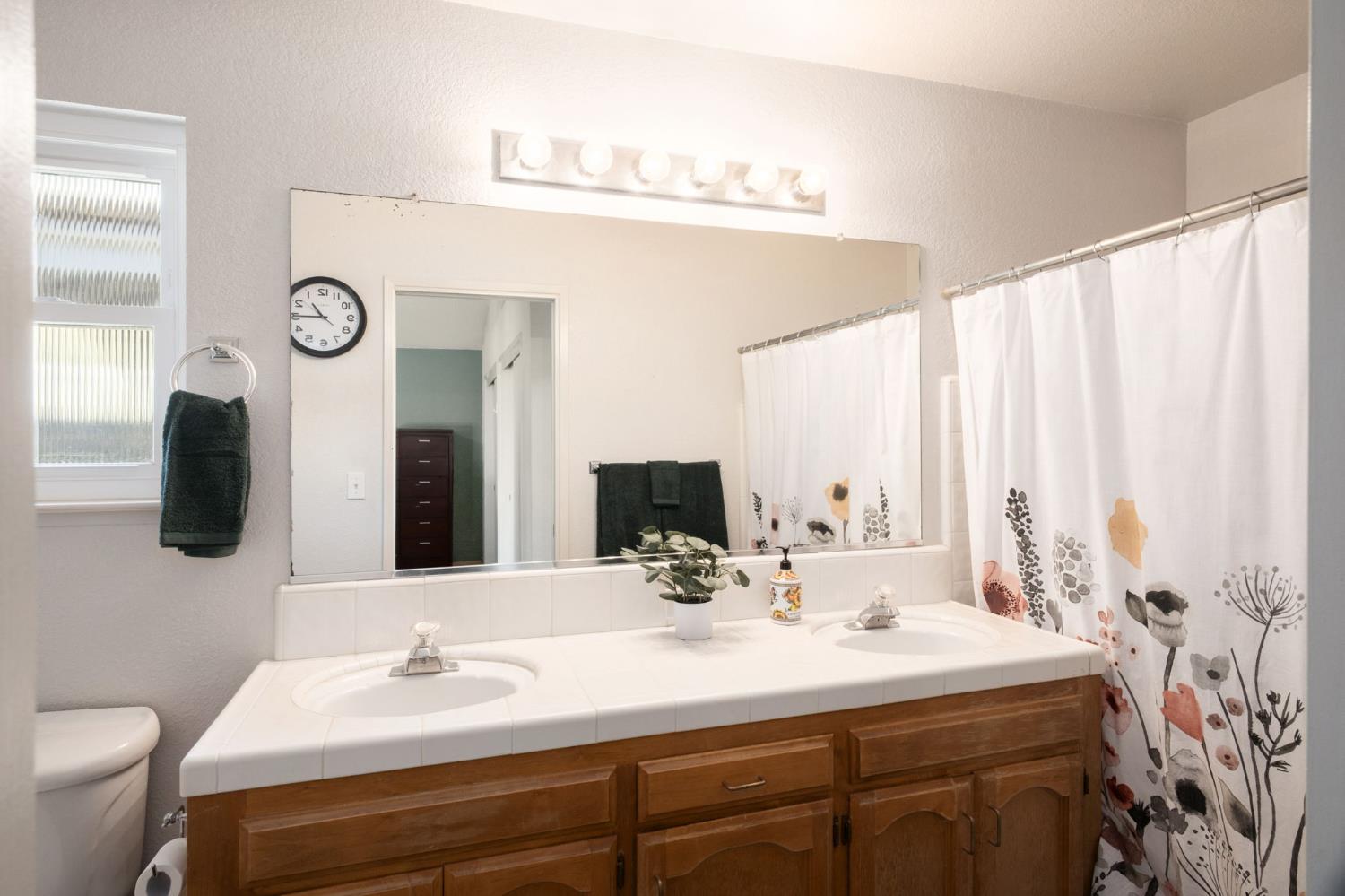 139 Kelley Ct, Clovis, CA 93611