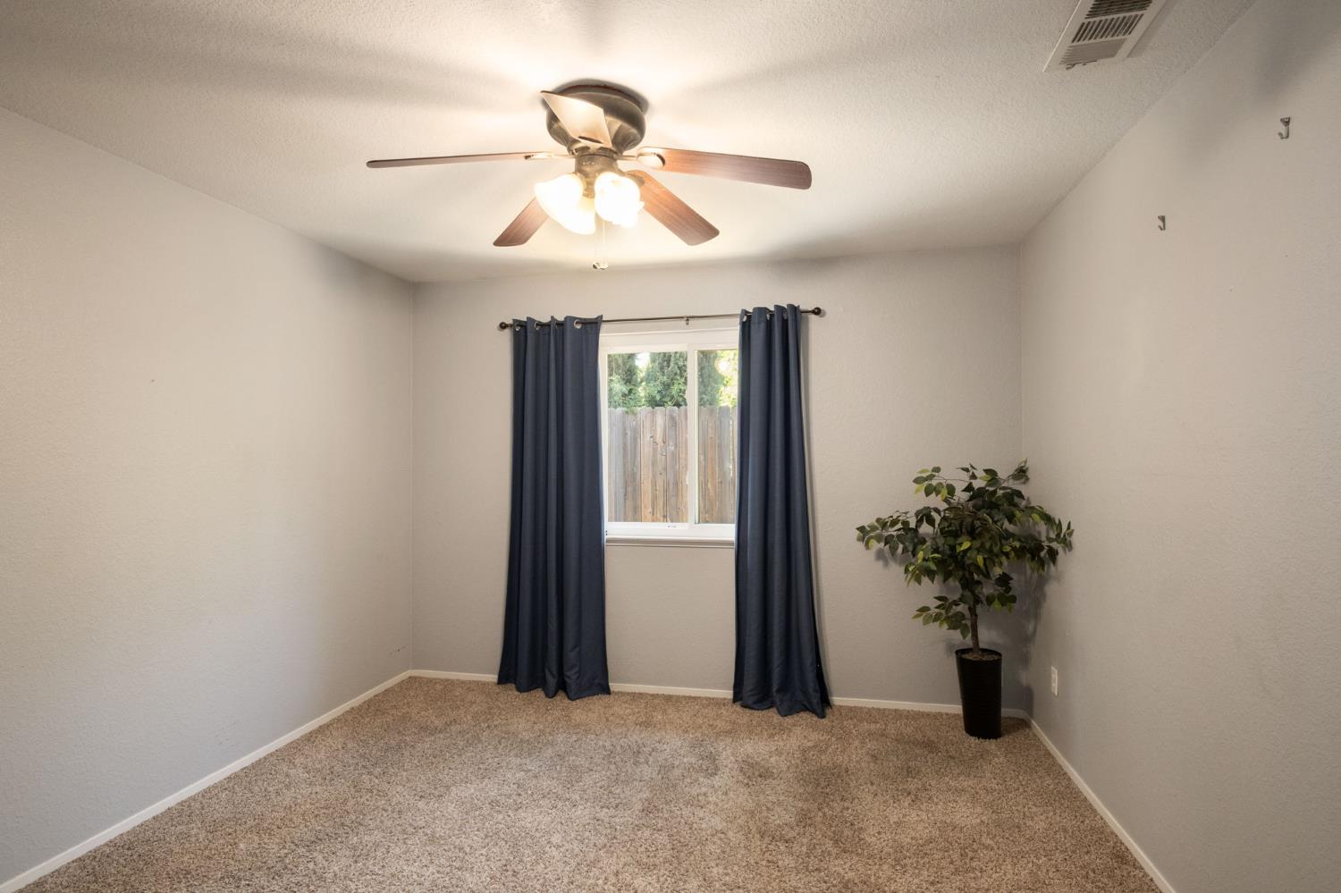 139 Kelley Ct, Clovis, CA 93611