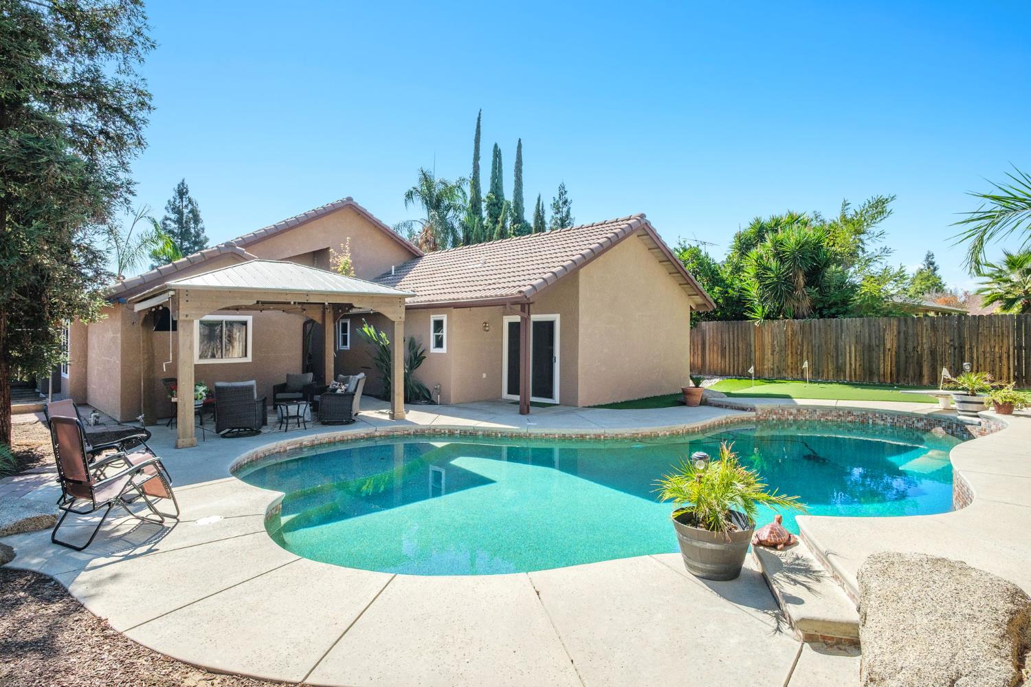 139 Kelley Ct, Clovis, CA 93611