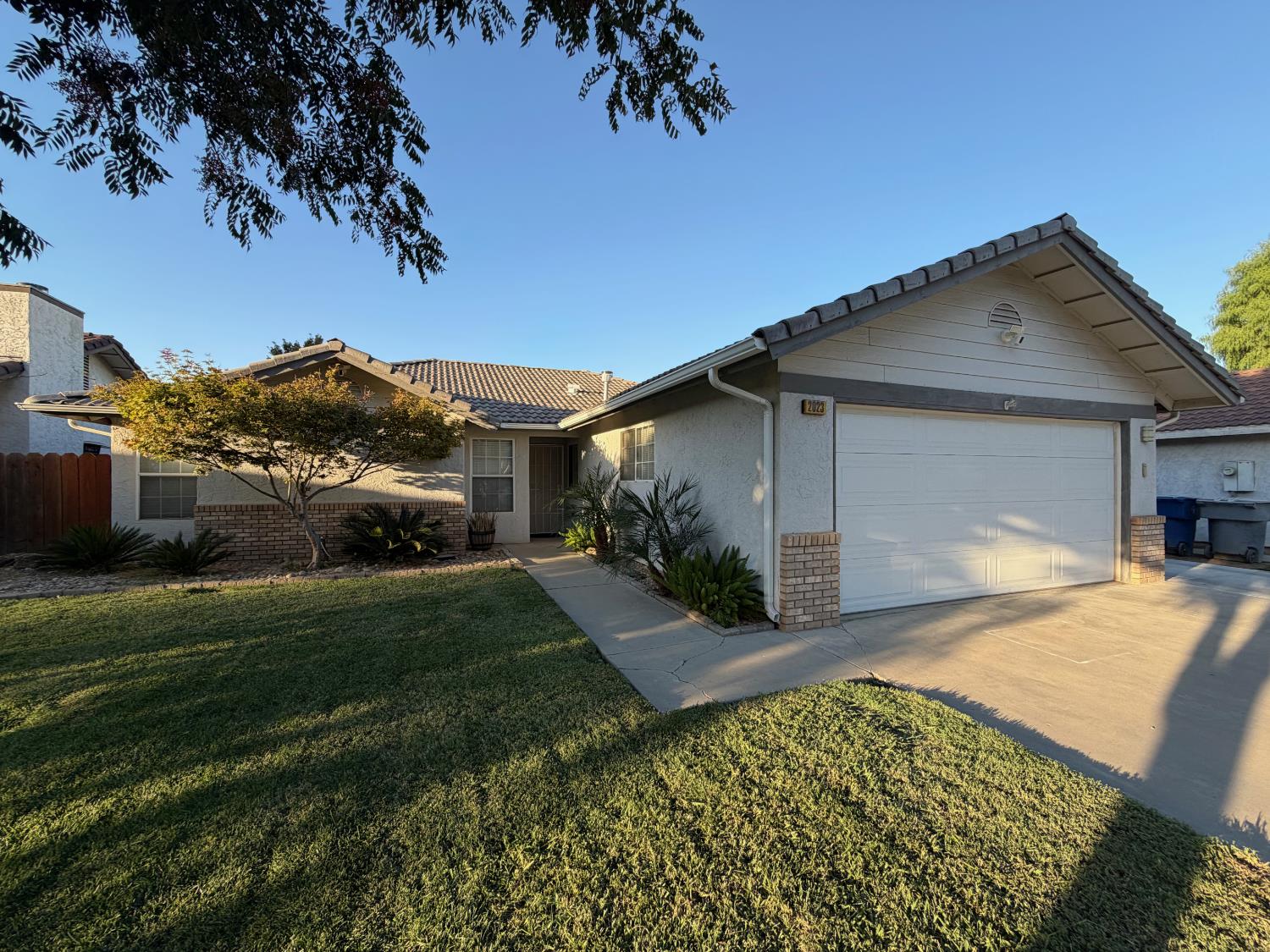 2023 Paul Ave, Clovis, CA 93611