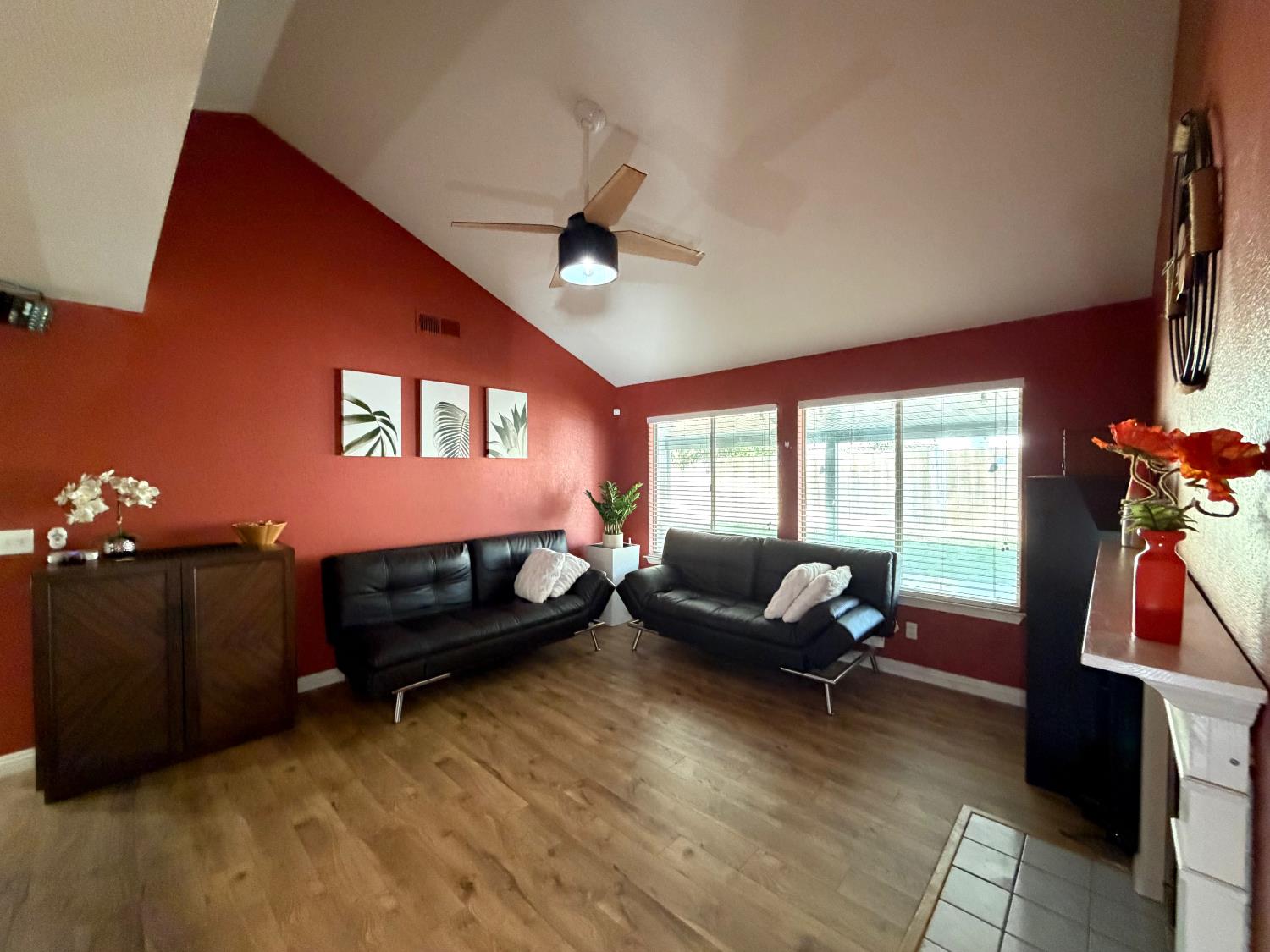 2023 Paul Ave, Clovis, CA 93611