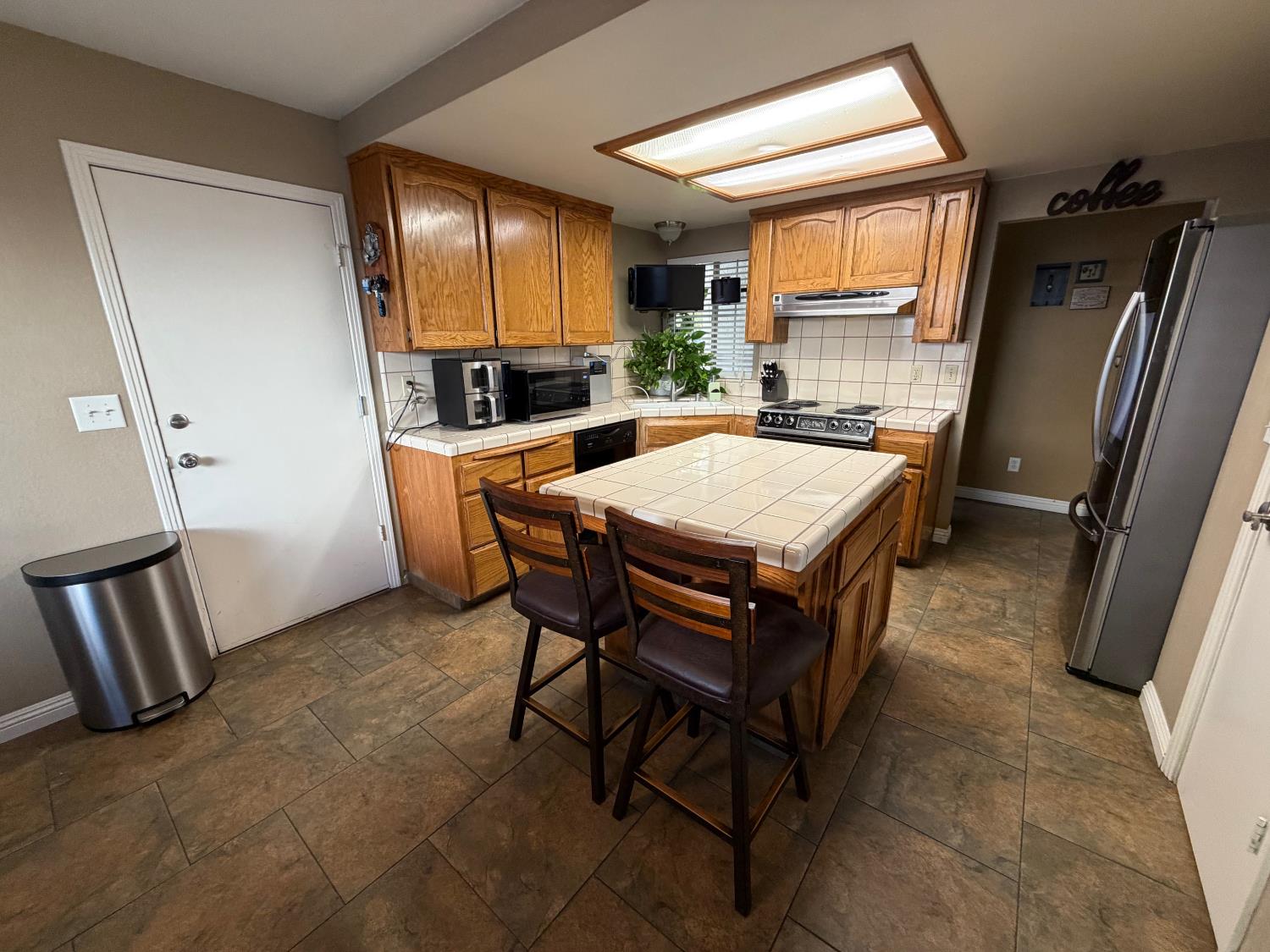 2023 Paul Ave, Clovis, CA 93611