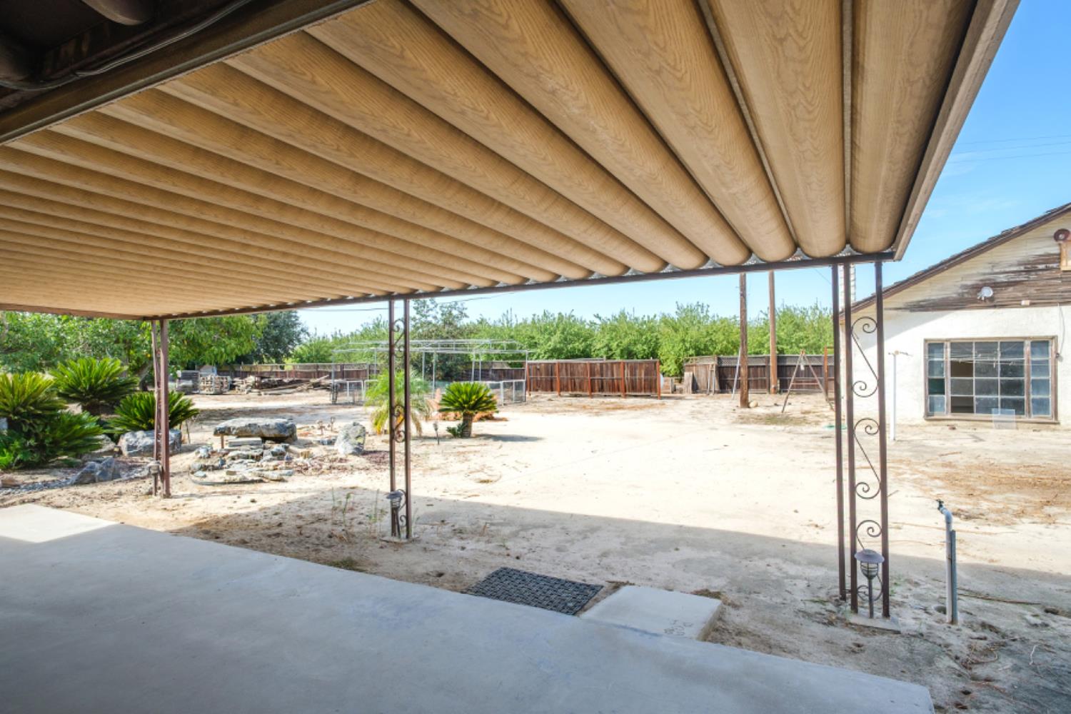 11473 E Manning Ave, Selma, CA 93662